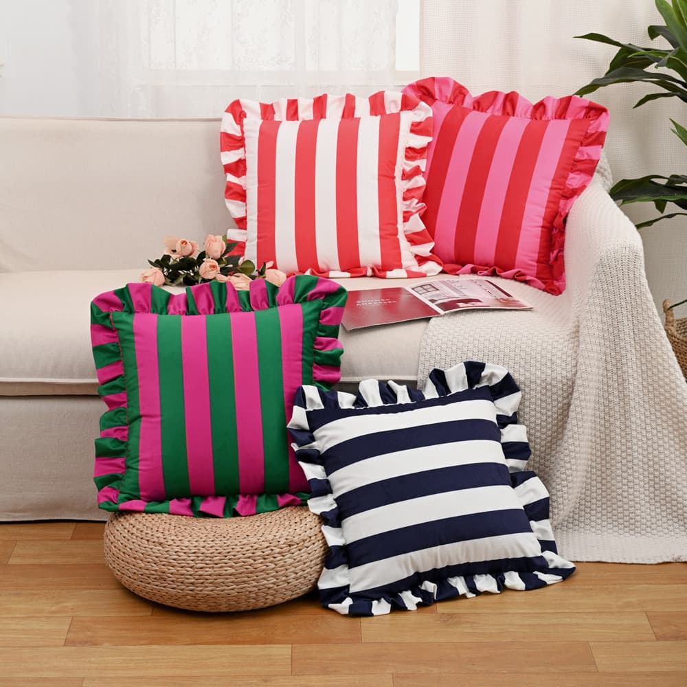 Capa Para Almofada 45x45 Veludo Listrada Com Babados Decorativa Para Sofá Sala E Cama Posta