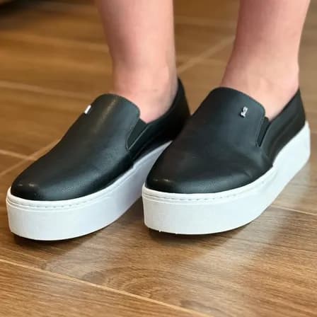 Slip On Santa Lolla Flatform Sola Alta Pele Preto